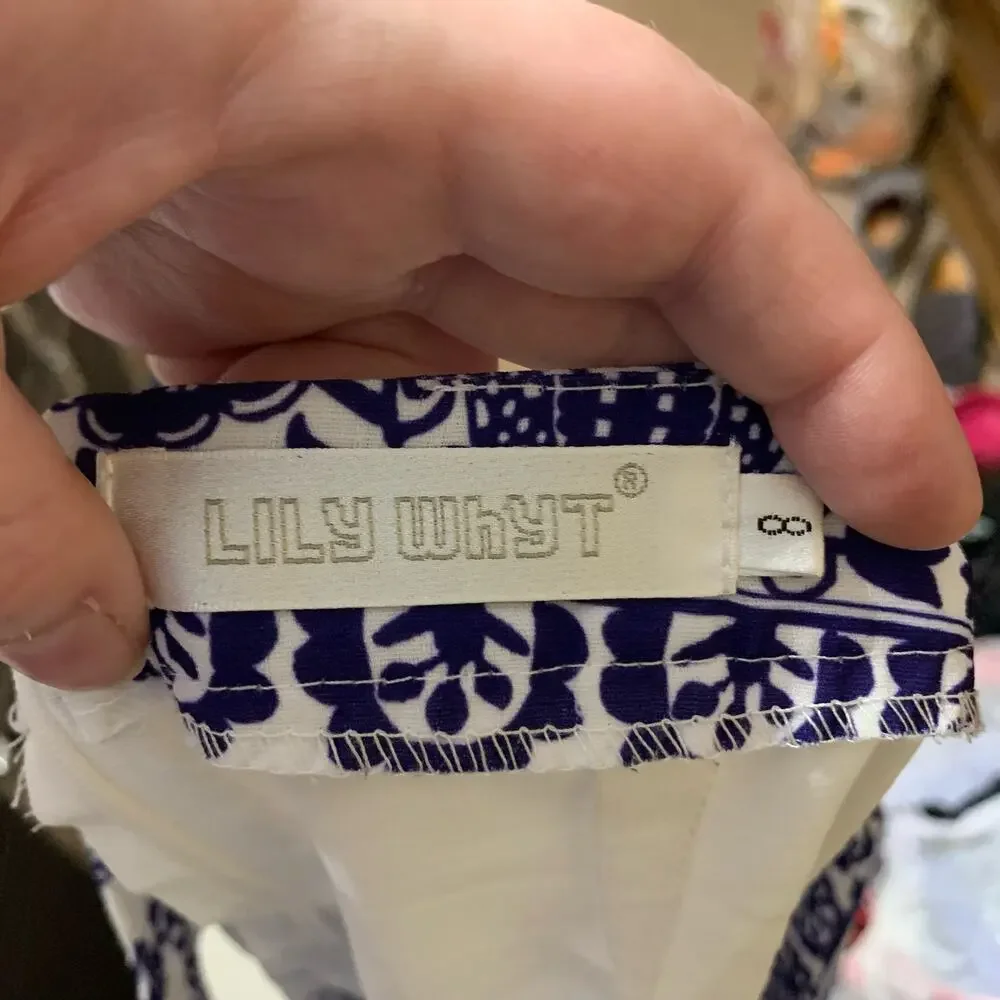 Lily Whyt Blue and White Fine China High Waisted Shorts Size 8 - Picture 7 of 14